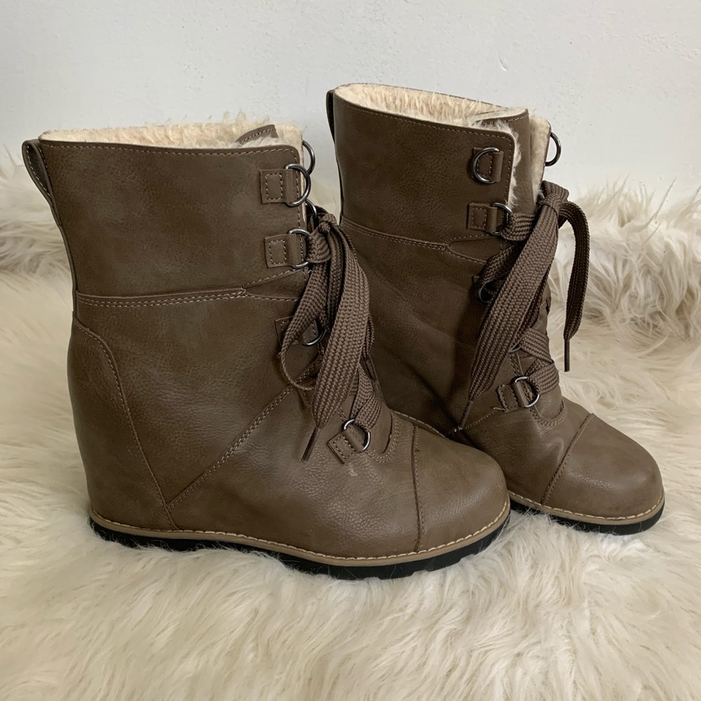 Brown Wedged boots SIZE 8.5